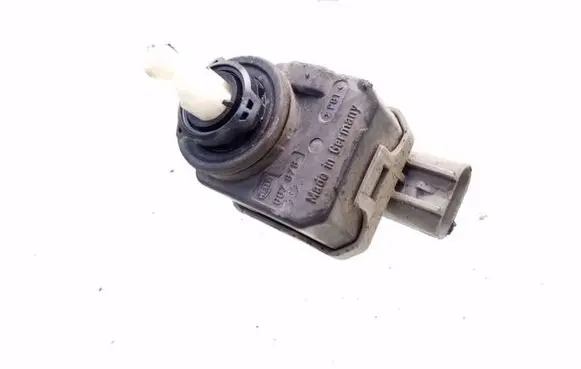 Opel Astra G Headlight level adjustment motor 90590665