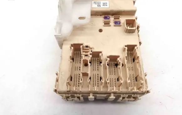 Toyota Auris E180 Central body control module 8922102480
