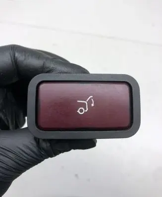 Mercedes-Benz E W212 Tailgate/boot open switch button 2118219551