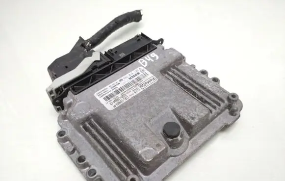 Ford Fiesta Engine control unit/module CV2A12B684CA C1B112A650PF 0261S10733