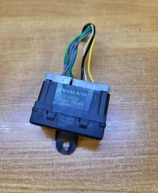 Volvo V70 Seat heating relay 30795504 07W365 211886