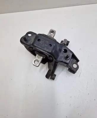 Volkswagen Polo IV 9N3 Engine mount bracket 6Q0199555 25307M321