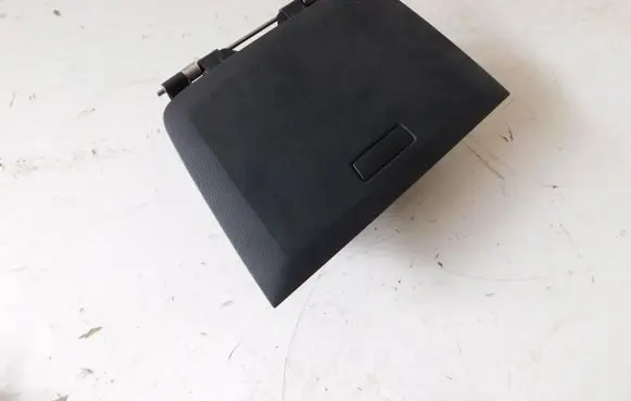 Volkswagen Golf Sportsvan Glove box