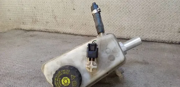 Renault Laguna III Master brake cylinder 0204051440