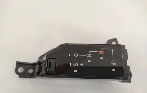 Lexus NX Gear shift selector indicator 76J744