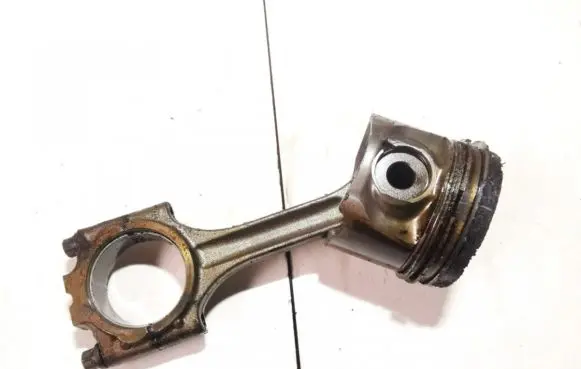 Volvo S60 Piston with connecting rod
