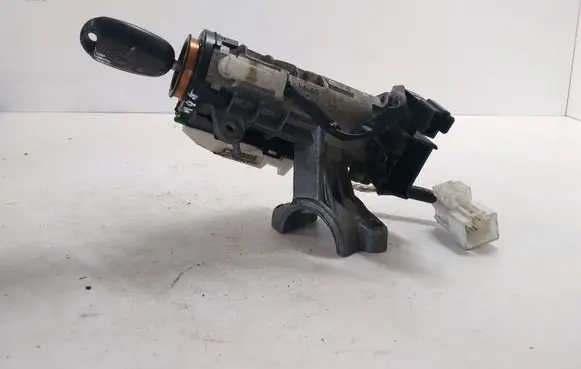 Toyota Corolla E120 E130 Ignition lock 45020052