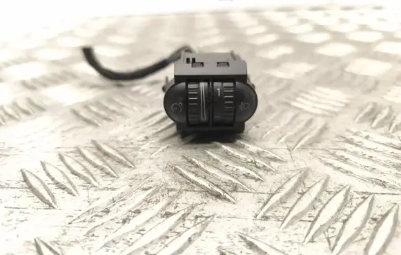Volkswagen Golf V Headlight level height control switch 1K0941333