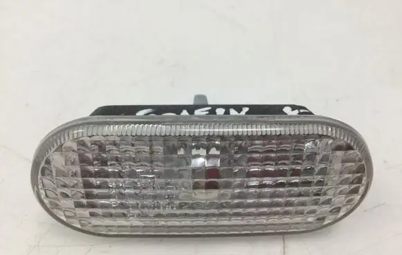 Volkswagen Golf IV Front fender indicator light 1J5949117A