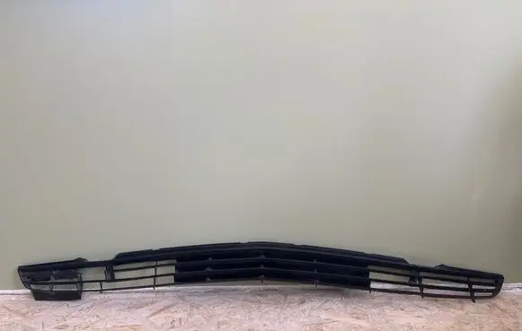 Audi 100 200 5000 C3 Front bumper lower grill 443853667B
