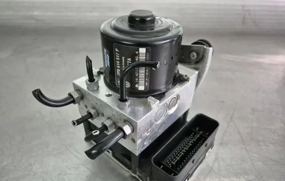 Volkswagen Touareg II ABS Pump 7P0614517P 13021209463 7P0907379P