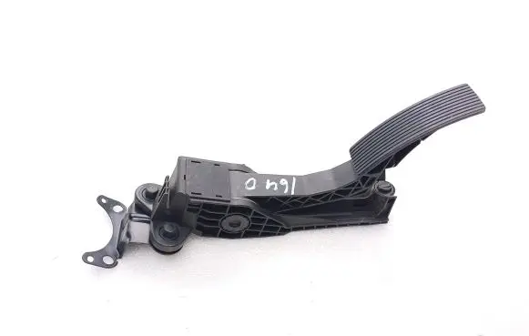 Mercedes-Benz ML W164 Accelerator throttle pedal A1643000004 ZGS010 010910
