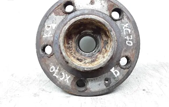 Volvo XC70 Rear wheel hub