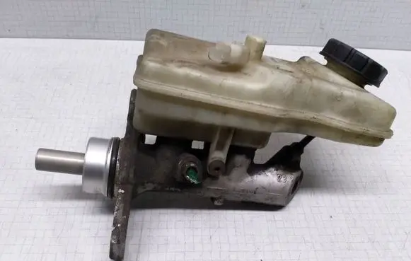 Renault Scenic II - Grand scenic II Master brake cylinder