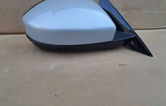 Land Rover Evoque II Front door electric wing mirror M8D217682BDA