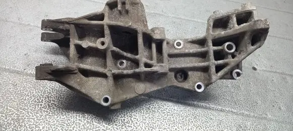 Audi A4 S4 B5 8D Generator/alternator bracket 