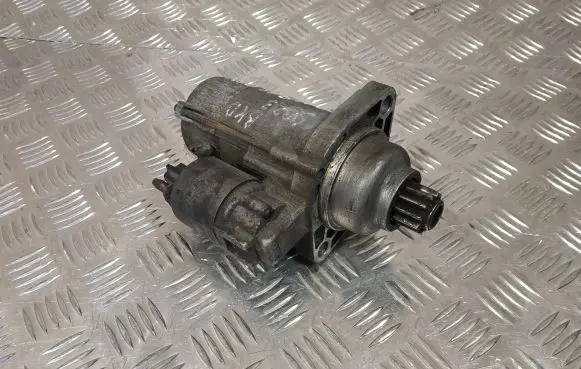 Volkswagen PASSAT B6 Starter motor 02M911023N