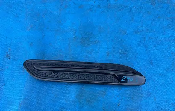 Mercedes-Benz AMG GT 4 x290 w290 Fender trim (molding) A2908803101
