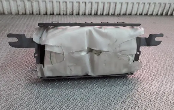 Mitsubishi Pajero Passenger airbag MR402459