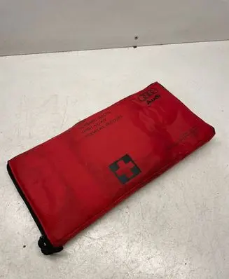 Audi A4 S4 B8 8K First aid kit 8K0860282