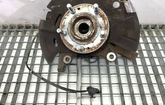Hyundai Santa Fe Front wheel hub spindle knuckle 