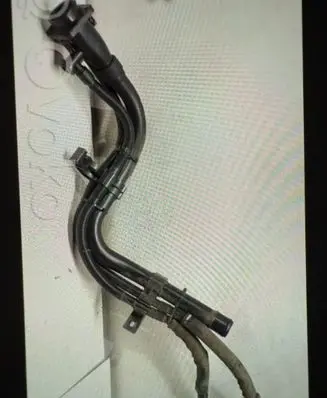 KIA Sportage Fuel tank filler neck pipe 31030F1900 181116212R A1970