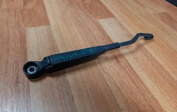 Chrysler Voyager Rear wiper blade arm 05288704AD 80011537