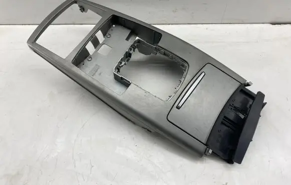 Audi A6 S6 C6 4F Center console 4F1864261