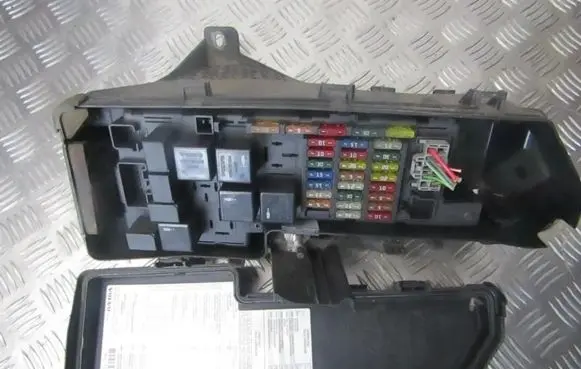 Volvo S60 Fuse box set 9494210