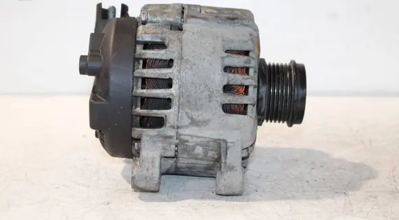Volvo V40 Generator/alternator 30659390