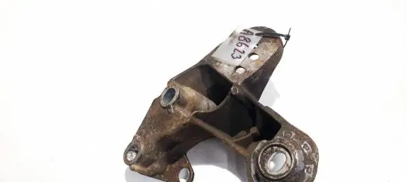 Skoda Superb B5 (3U) Engine mounting bracket 8e0199351