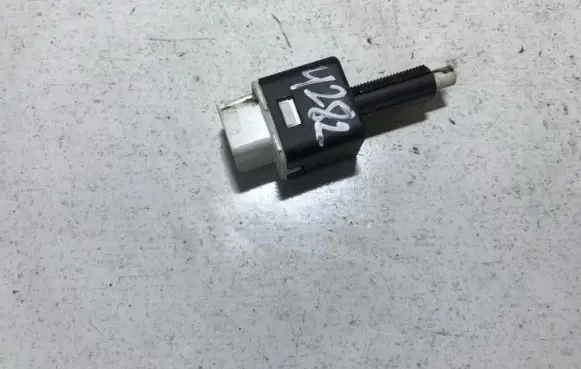 Suzuki Swift I Brake pedal sensor switch 631j