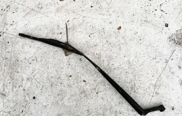 Toyota Corolla E140 E150 Front wiper blade arm 359