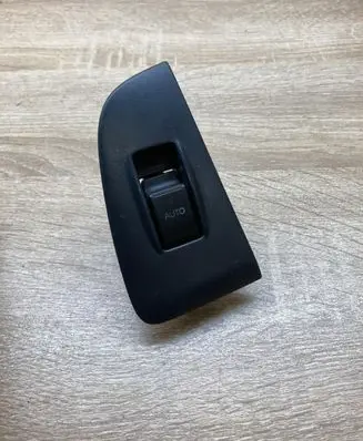 Toyota Avensis T250 Electric window control switch 7423105140