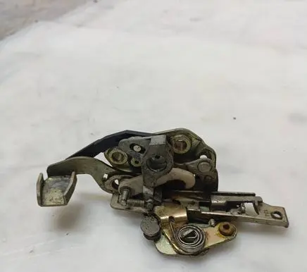 Mercedes-Benz 100 W631 Front door lock 6317300335