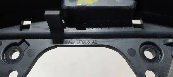 Steering wheel buttons/switches