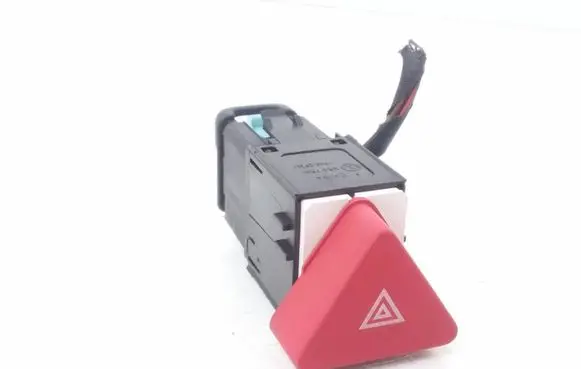 Volkswagen Tiguan Hazard light switch 5M0953509A
