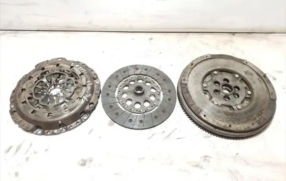 Audi A4 S4 B7 8E 8H Clutch set kit 06D105266A