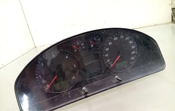 Speedometer (instrument cluster)