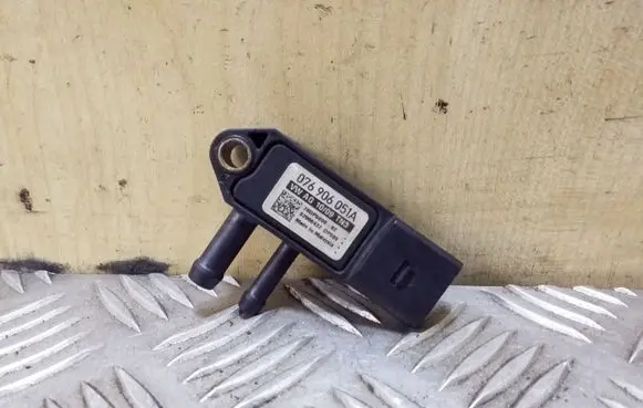 Volkswagen Transporter - Caravelle T5 Exhaust gas pressure sensor 076906051A