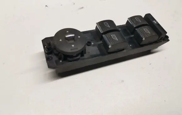 Ford Focus Electric window control switch AM5T14A132CA