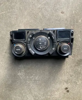 Peugeot 3008 I Climate control unit 96738320XT 40001701 690770