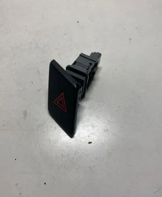 Toyota Yaris Hazard light switch 15B060