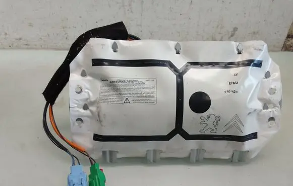 Passenger airbag