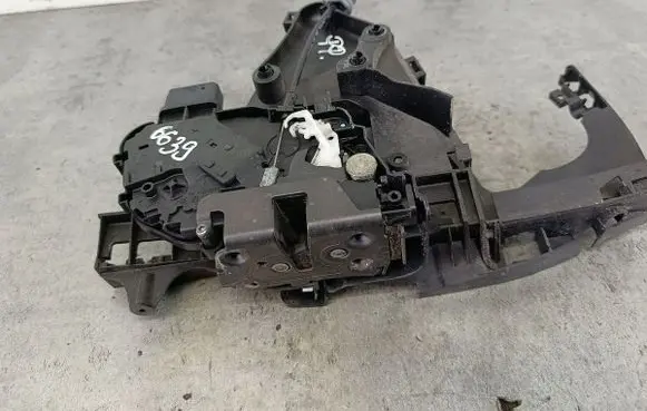 Volvo V50 Front door lock 30753664