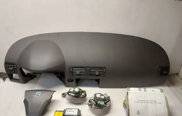 Volvo C70 Dashboard glove box trim 