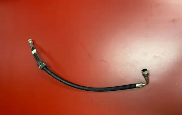 Fuel injector supply line/pipe