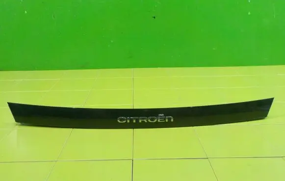 Citroen DS4 Rear light center trim bar blend 9687506272