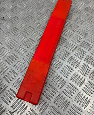 Volkswagen PASSAT B7 Emergency warning sign 8D9860251B