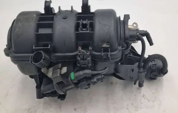 Opel Corsa D Intake manifold 55563676